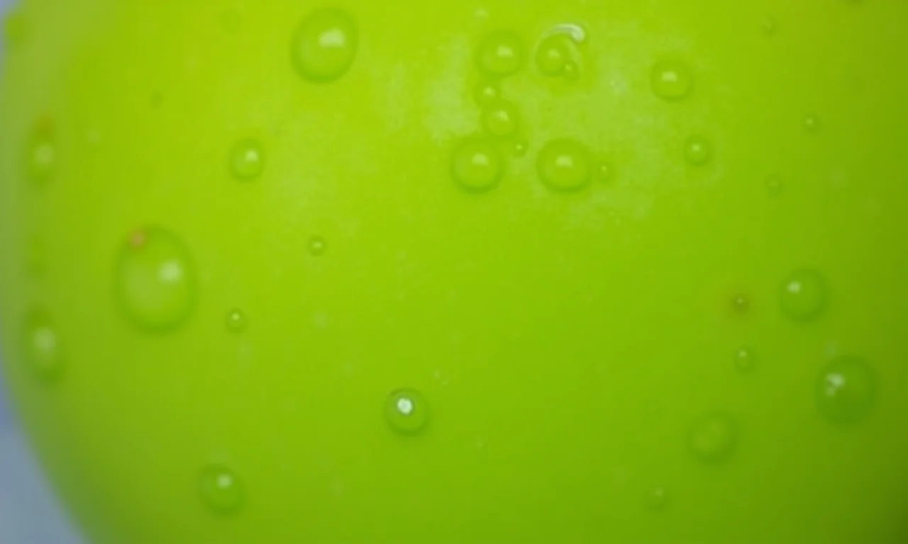 Maçã Verde: toque azedinho e refrescante ao bolo.