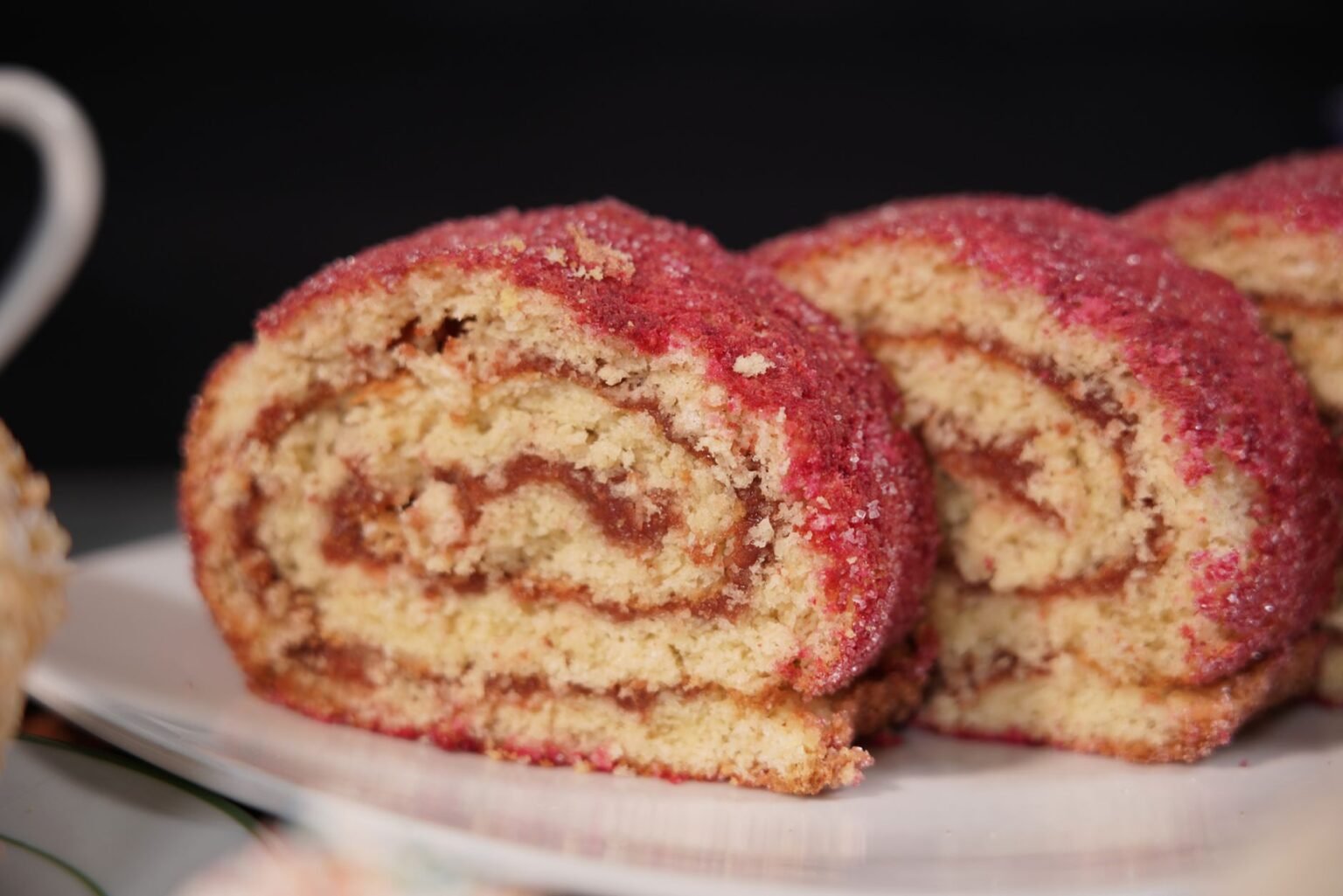 Bolo de rolo: a receita fininha que rouba a cena em qualquer mesa da roça