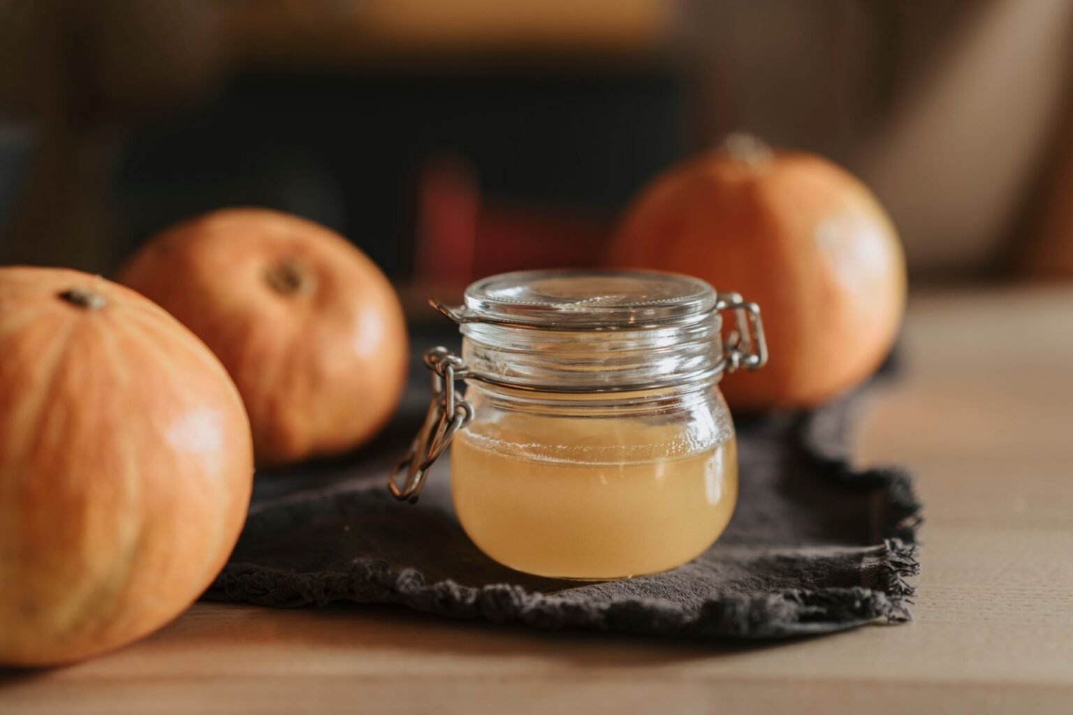 Vinagre de maçã caseiro: o fermentado simples que substitui vários produtos da roça