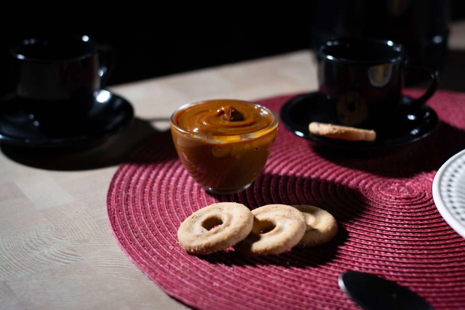 Doce de leite de cabra caseiro: a sobremesa cremosa da roça